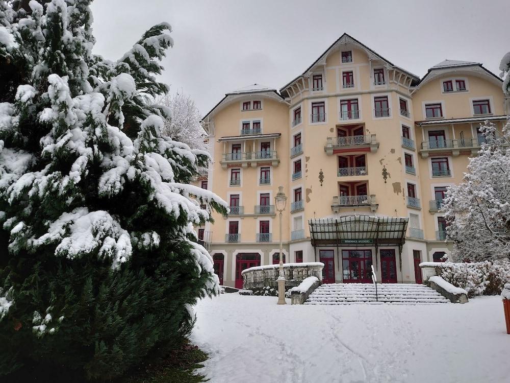 Terres De France - Appart'Hotel Le Splendid Allevard Exteriér fotografie