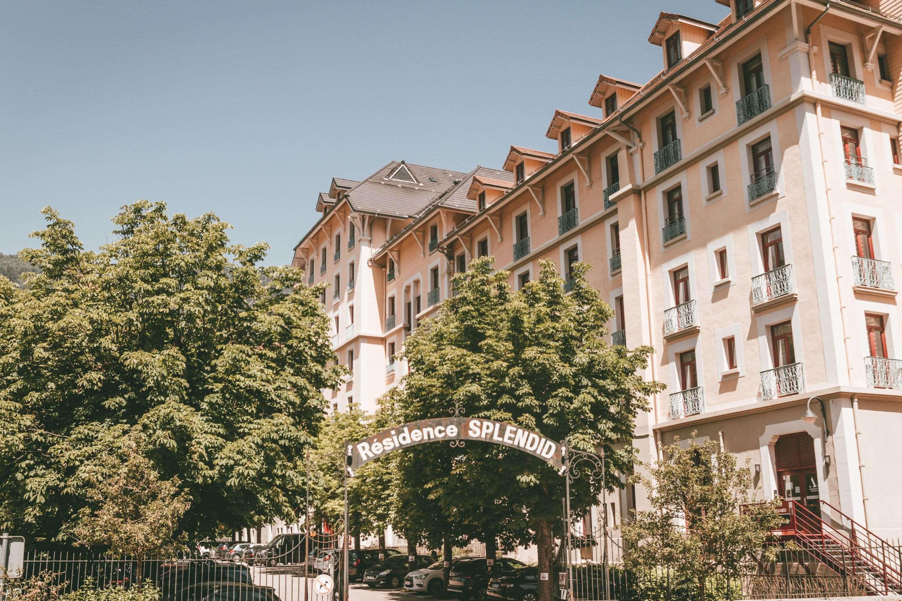 Terres De France - Appart'Hotel Le Splendid Allevard Exteriér fotografie